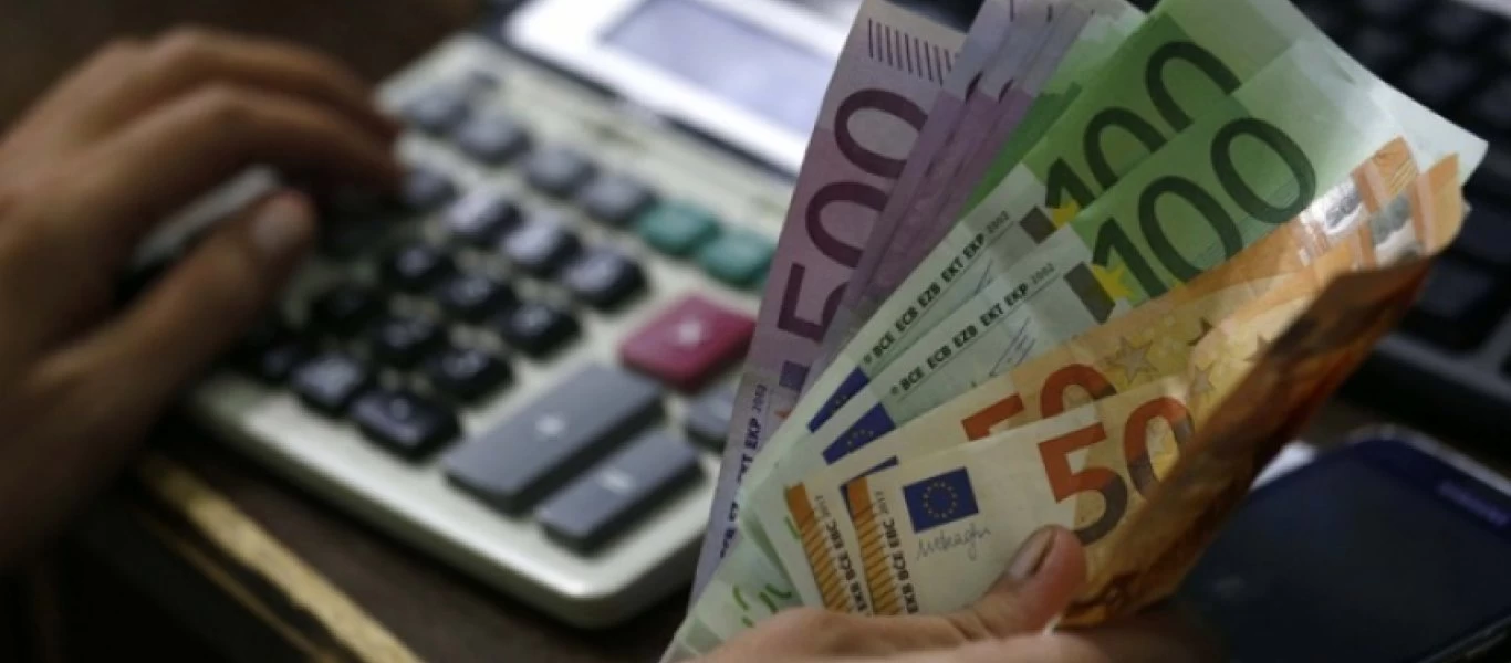 Νέο φορολογικό νομοσχέδιο: Τι αλλάζει και πόσο θα μειωθούν οι φόροι από το 2020